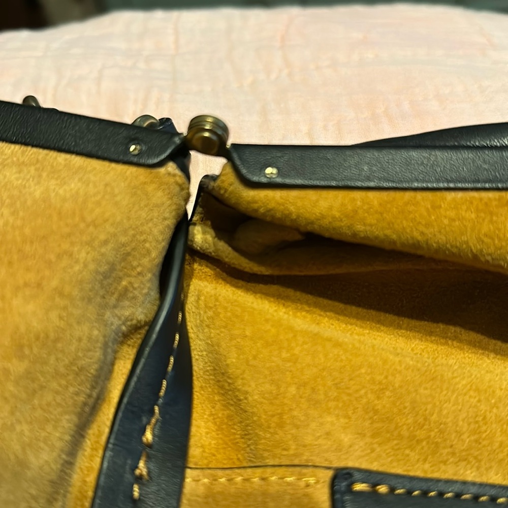 Vintage Coach Kisslock Crossbody Saddle Bucket Bag - Picture 6 of 15